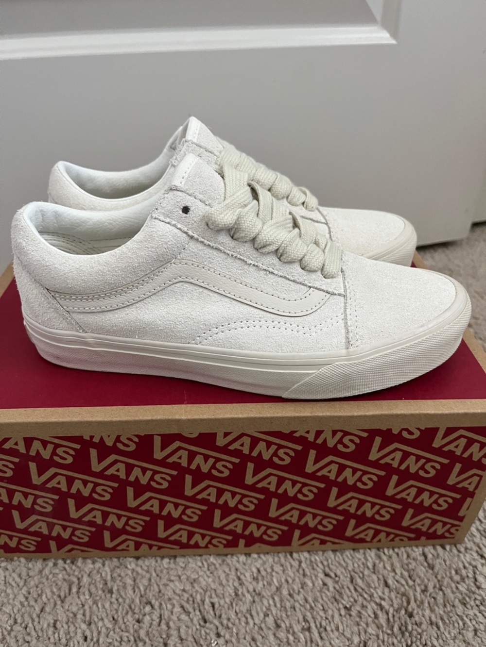 Vans Suede Old Skool Sneakers in Cream